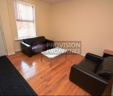 2 Bedroom Student Professional Houses in Hyde Park - Photo 2