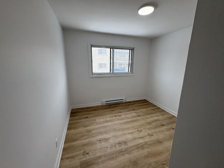 6070 Boulevard Joseph-Renaud apartment — Montréal, QC (2-Bedroom) - 2 Bedroom - Photo 2