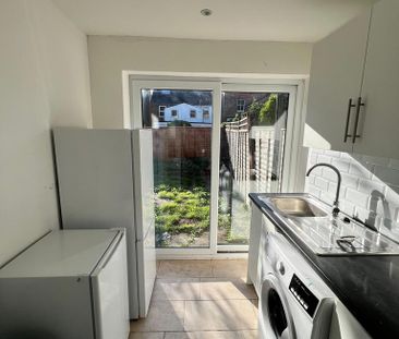 6 bedroom semi-detached house to rent - Photo 5