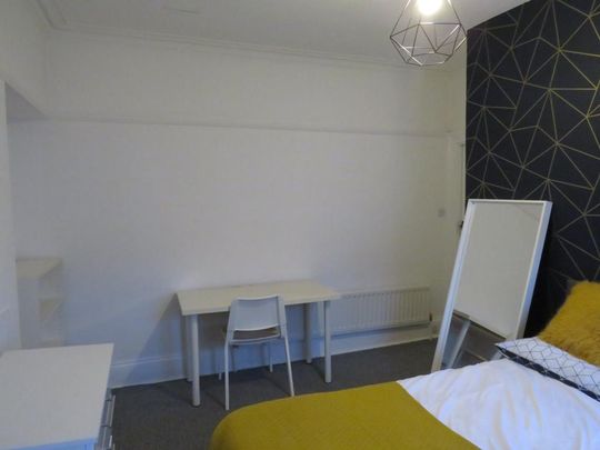 27 Furzehill Road - Photo 1