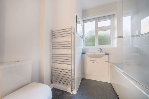 Heather Way, Hindhead, Surrey, GU26 - Photo 1