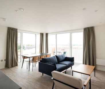 3 bedroom flat to rent - Photo 3