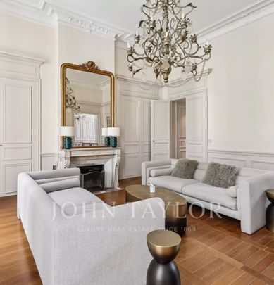 Appartement • Paris 6ème - Photo 1