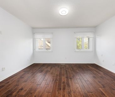 For Lease - 100 Coburg Crescent, Richmond Hill, Ontario - Photo 3