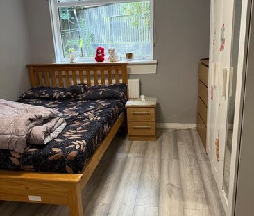 3 Bed Flat, West Pilton Bank, EH4 - Photo 4