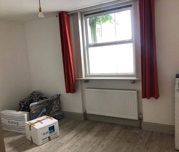 2 Bed Flat, Belmont, BN1 - Photo 5