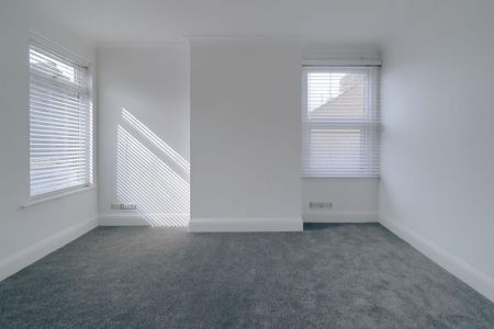2 bedroom maisonette to rent - Photo 2