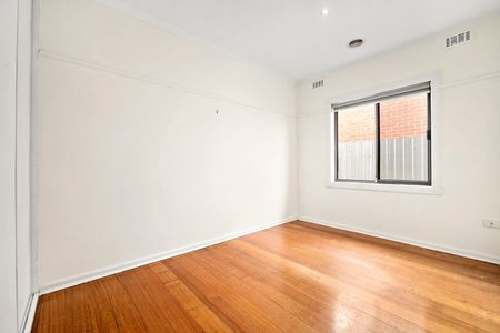 242 Parer Road, Airport West VIC 3042 - Photo 4