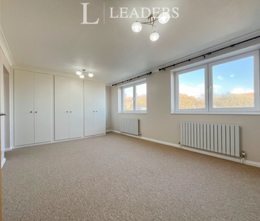 3 bedroom apartment to rent Fairlawns, 159 Kingsway, Hove, BN3 - Photo 2