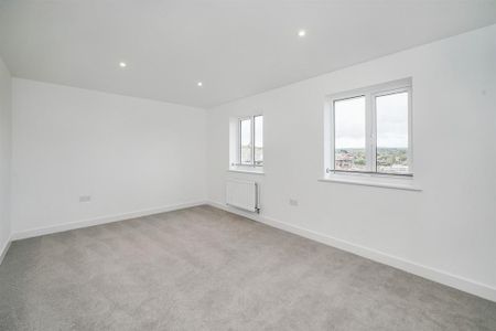 4 bedroom detached house to rent - Photo 5