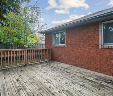 For Lease - 71 Geddes Crescent, Barrie, Ontario - Photo 2