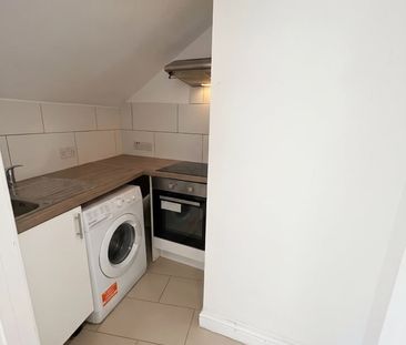 Studio Flat, Norwood Road, SE27 - Photo 2