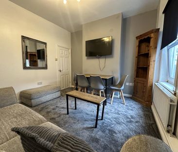 3 bedroom terraced house to rent - Photo 1