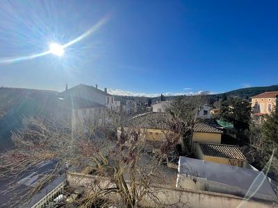 Location Appartement 2 pièces 40m² BESSE SUR ISSOLE 83890 - Photo 3