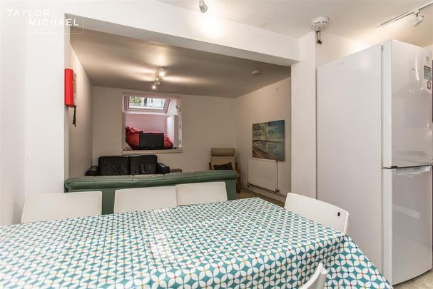 6 bedroom terraced house to rent - Photo 1