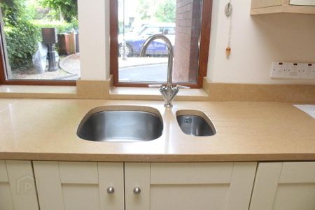 Apartment 2 556 Upper Newtownards Road, Belfast, BT4 3HE - Photo 4