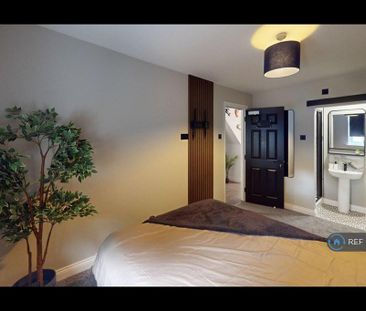 1 bedroom in a house share to rent - Photo 2