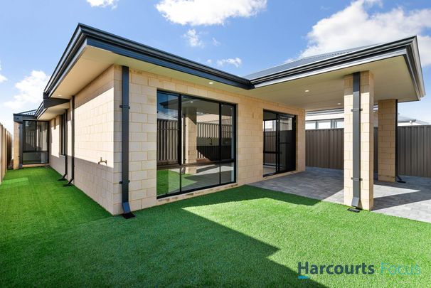 6 Calabria Street, Hammond Park WA 6164 - House For Rent - $735 | Domain - Photo 1
