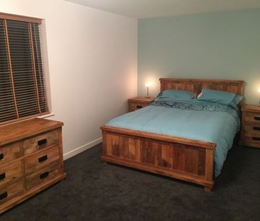 2 Bed Flat, The Chimes, S1 - Photo 3