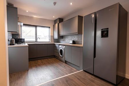 6 bedroom terraced house to rent - Photo 3