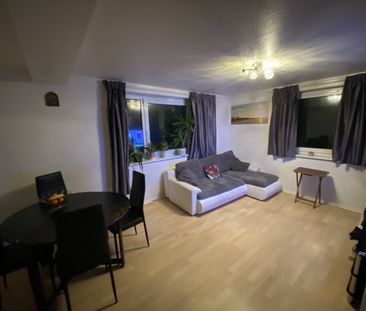 1 Bed Flat, The Peninsula Building, M7 - Photo 1