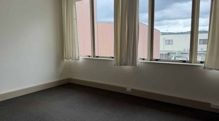3-Bedroom Apartment in the Heart of Kumeu – Huapai, Auckland - Photo 3