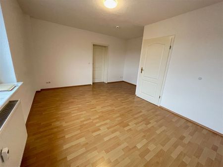 Zentrale, schöne 2,5-Zimmer-Wohnung am Kuhberg in Bahnhofsnähe ! - Foto 2