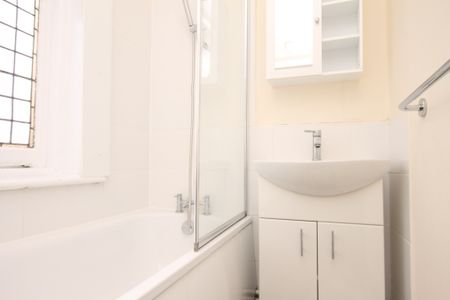 1 bedroom maisonette to rent Limes Road, Weybridge, KT13 - Photo 4