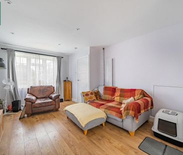 2 bedroom end of terrace house to rent - Photo 2