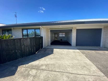 Charming 3 Bedroom Unit in Pukekohe - Photo 2