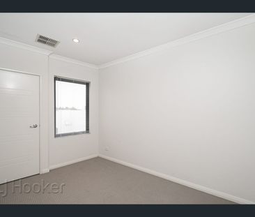 8/12 Leila Street, Cannington, WA 6107 - Photo 5