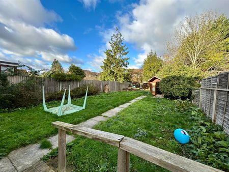 Burgoyne Road, Sunbury-On-Thames TW16, London - Photo 5