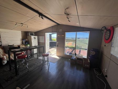 Charming 3-Bedroom Home with Office, Rumpus ... - Photo 2