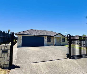 Spacious 4-Bedroom Home with Study in a Prime Location! - Photo 4