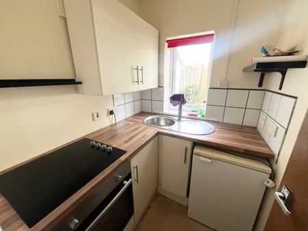 Ashley Road, Poole - Photo 3