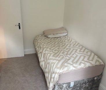 1 Bed Flat, Bank St, AB11 - Photo 3