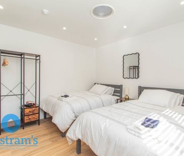 6 bed Mid Terraced House for Rent - Photo 2
