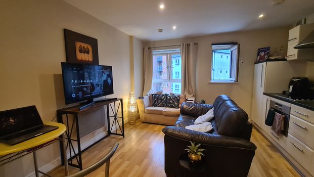 apartment to rent Lower Canal Walk, Southampton, SO14 - Photo 1