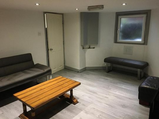 7 bedroom house to rent - Photo 1