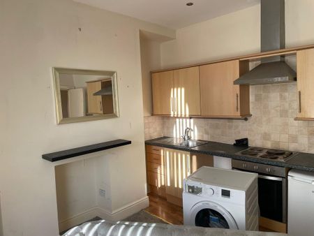 2 bedroom flat to rent - Photo 3