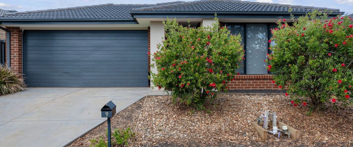 Modern Comfort Awaits at 9 Wembley! - Photo 1