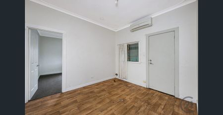 Character home in great location! - Photo 3