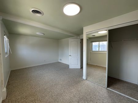 For Lease - 2101 Marine Drive, Oakville, Ontario - Photo 2