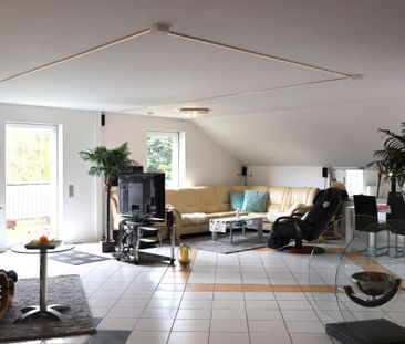 Schöne Maisonettewohnung mit 4 Schlafzimmer in Weddingstedt/Heide - Photo 2