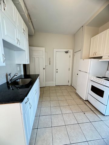 For Lease - 139 1/2 John Street Unit# 4, Hamilton, Ontario - Photo 2