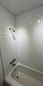 1 1/2 tout compris avec internet décembre - Photo 4