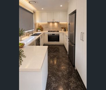 Room with shared bathroom near Glen shopping centre and train station - Photo 4