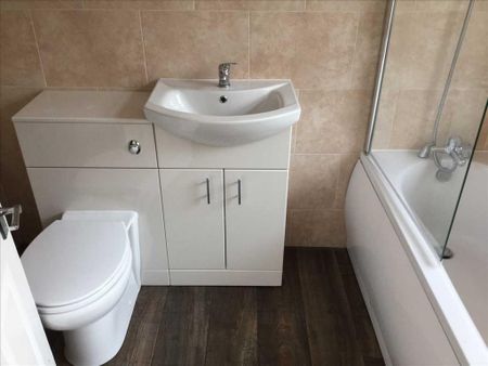 2 bedroom terraced house to rent - Photo 4