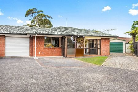 Charming 3BR Te Atatu South Haven! - Photo 5