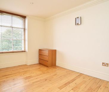 3 bedroom flat to rent - Photo 5